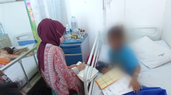 Bocah 8 Tahun Babak Belur Dihajar Ibu Tiri